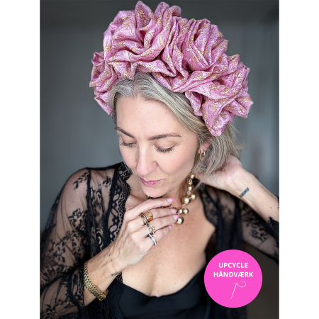 Håndlavet Maria Blomsterkrone hårbøjle no 4 i Rosa mønsterstof fra upcyclede kimonoer.