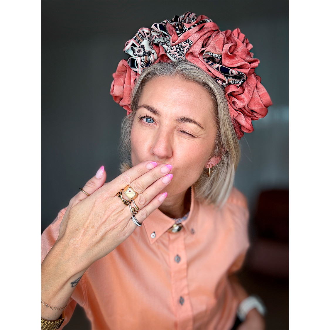 Maria blomsterkrone hårbøjle no 5 i Blush er virkelig en one of a kind hårbøjle fra le mosch