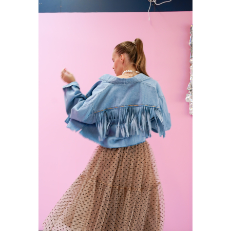 Vintage Vibes Denim skjorte med frynser no 033 fra LÉ MOSCH, oversize denimskjorte med frynser bagpå, upcyclet denimskjorte med fede detaljer,
