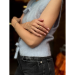 Hugsy slim knus ring i forgyldt stål fra LÉ MOSCH, ring der giver din finger et knus, ring med små sten i forgyldt stål, 