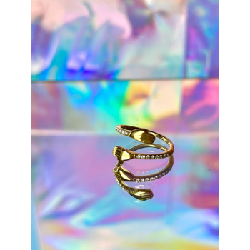 Hugsy slim knus ring i forgyldt stål fra LÉ MOSCH, ring der giver din finger et knus, ring med små sten i forgyldt stål, 