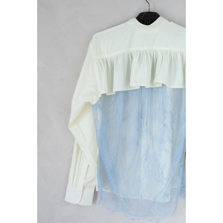 Vintage Vibes Skjorte i creme med blå blonderyg – No. 052 fra LÉ MOSCH, Smuk og anderledes skjorte, cremefarvet skjorte med lange ærmer og smukke detaljer,