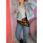 Saga Tørklæde i leopardprint fra LÉ MOSCH, fint og dekorativt tørklæde, 