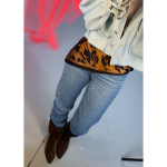 Saga Tørklæde i leopardprint fra LÉ MOSCH, fint og dekorativt tørklæde, 