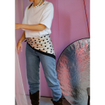 Kajsa Tørklæde med polkaprikker i creme fra LÉ MOSCH, fint og dekorativt tørklæde, 