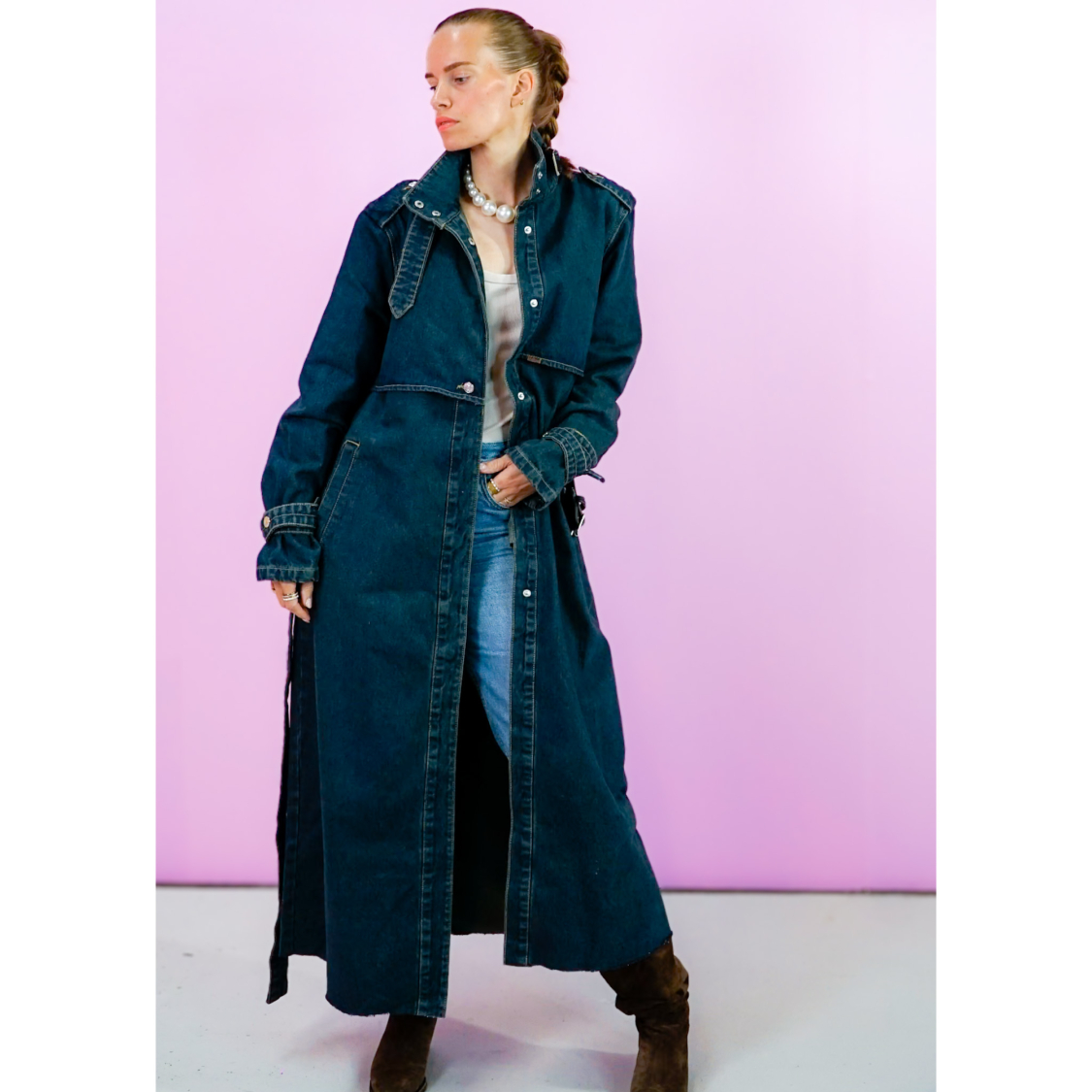 Nella lang denim look jakke fra LÉ MOSCH, skøn lang jakke med et fedt snit, 