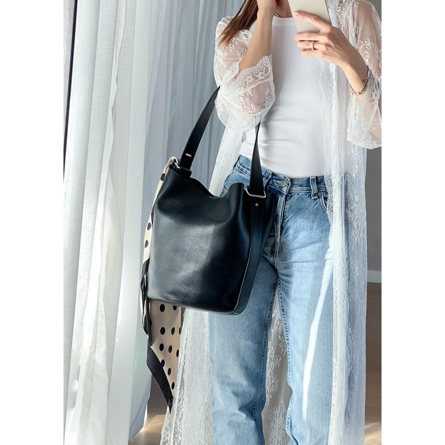 Herla Bucket Taske i Faux Suede fra LÉ MOSCH