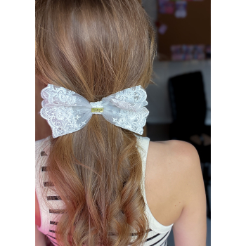 Getty blonde sløjfe hårspænde i Hvid fra le mosch Getty blonde sløjfe hårspænde i Hvid fra le mosch