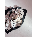 Kajsa Tørklæde med polkaprikker i creme fra LÉ MOSCH, fint og dekorativt tørklæde, 