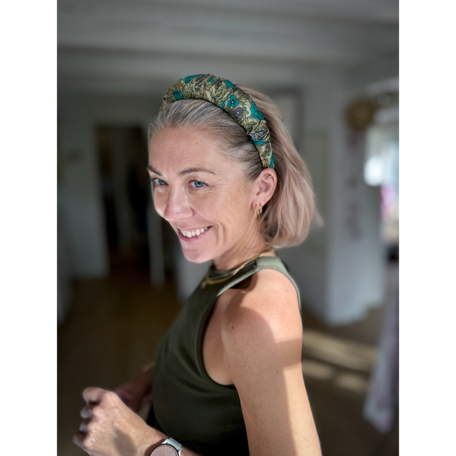 Sari Vintage hårbøjle no 6  i Beige & Turkis fra LÉ MOSCH