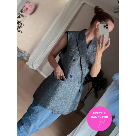 Vintage Vibes Glitrende Vest no. 051 fra LÉ MOSCH, smuk og unik enkel vest, festlig og anvendelig vest, 