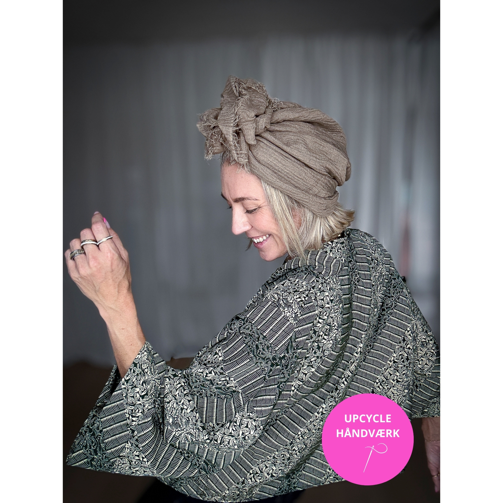 Maria Kimono Kort no 382 Sort fra le mosch