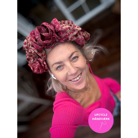 Maria blomsterkrone hårbøjle no 11 i Pink fra le mosch