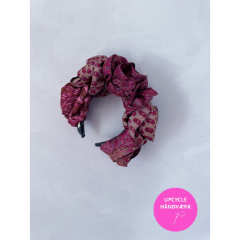 Maria blomsterkrone hårbøjle no 11 i Pink fra le mosch Maria blomsterkrone hårbøjle no 11 i Pink fra le mosch