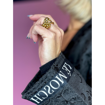 Gisa anti stress ring i forgyldt fra LÉ MOSCH, anti-stress ring med kugler, fyldig og tung ring,