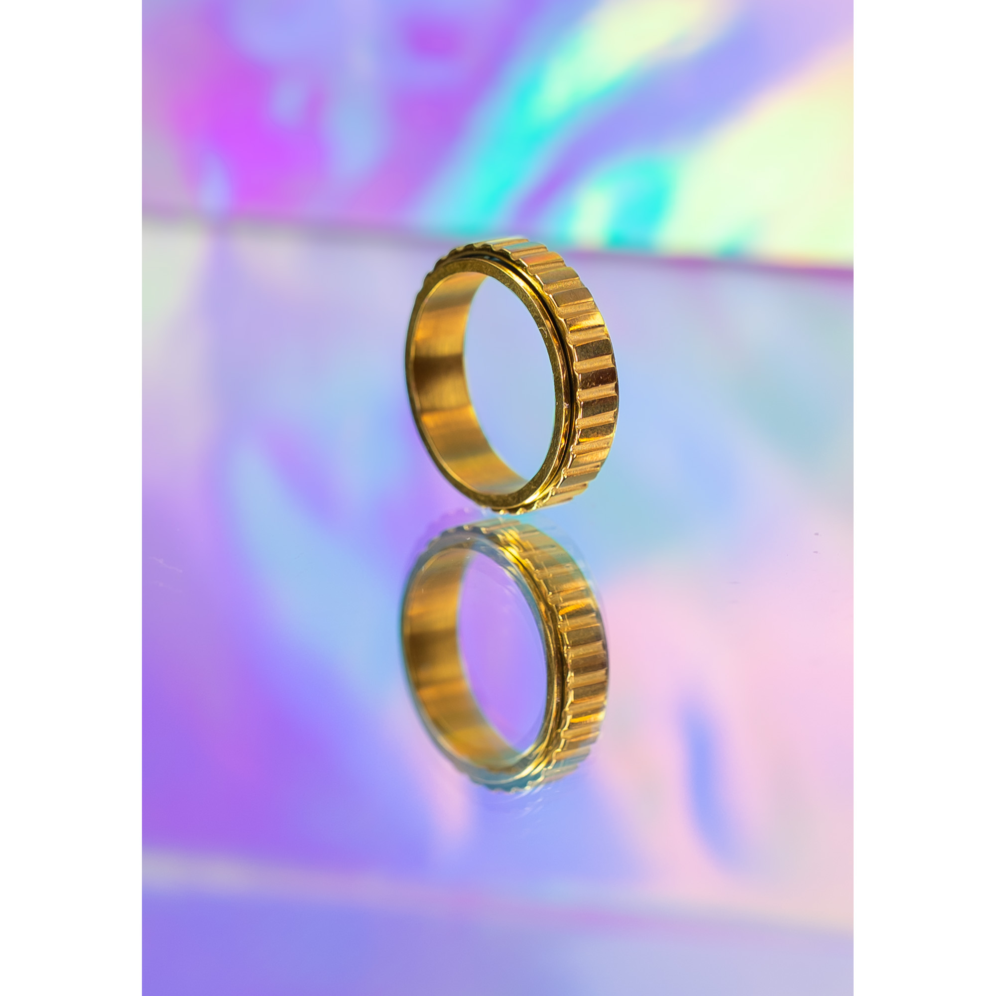 Kira anti stress ring i forgyldt fra LÉ MOSCH, 