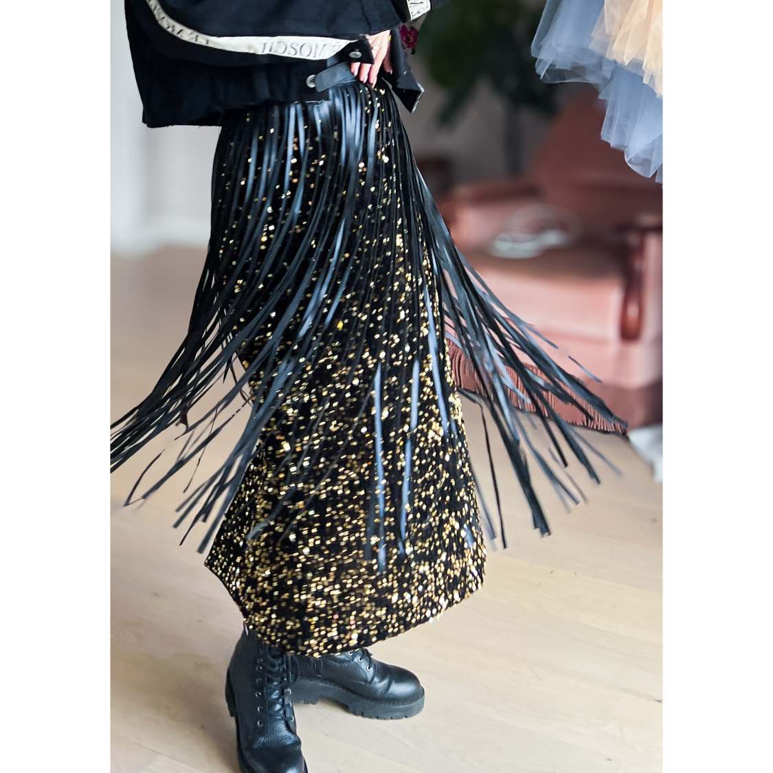 Brianna Bælte med frynser  i sort PU fra le mosch