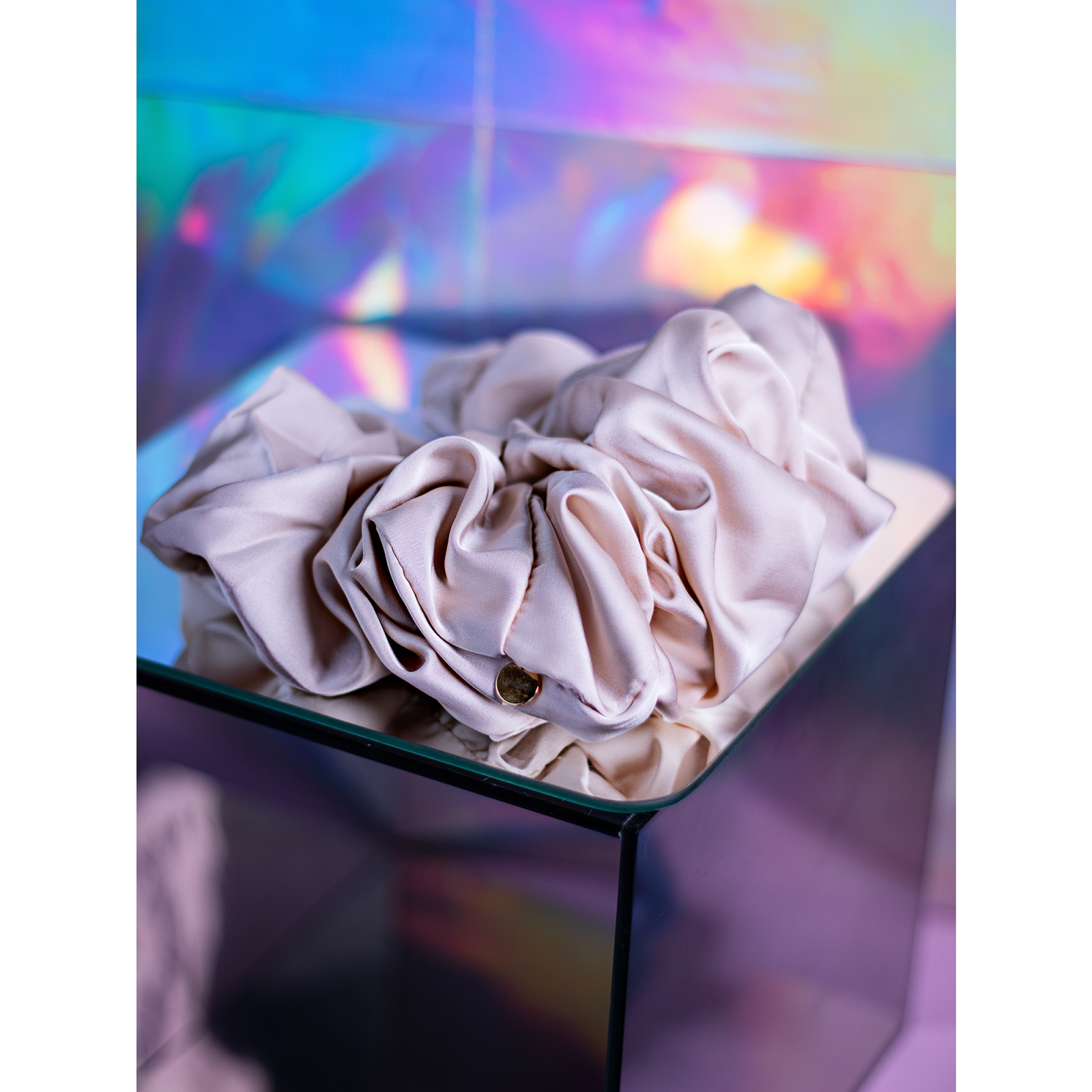 Silk XLARGE Scrunchie I Gylden fra le mosch