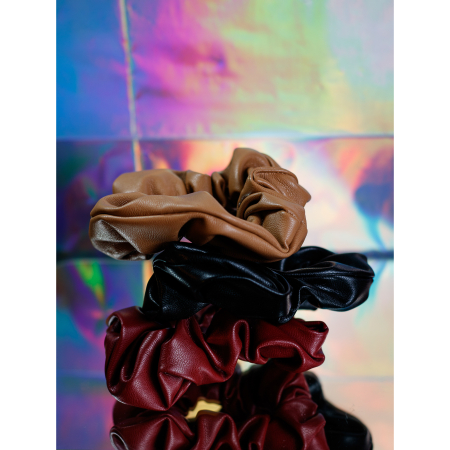 Zoe Scrunchie i Sort Læderlook fra le mosch