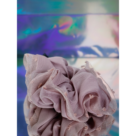 Andrea Scrunchie i Pudder fra le mosch