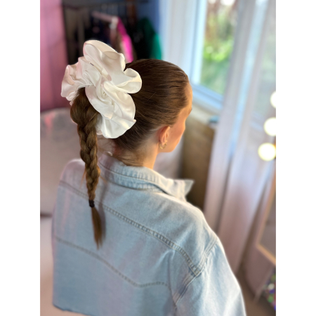 Silk XLARGE Scrunchie I Hvid fra LÉ MOSCH