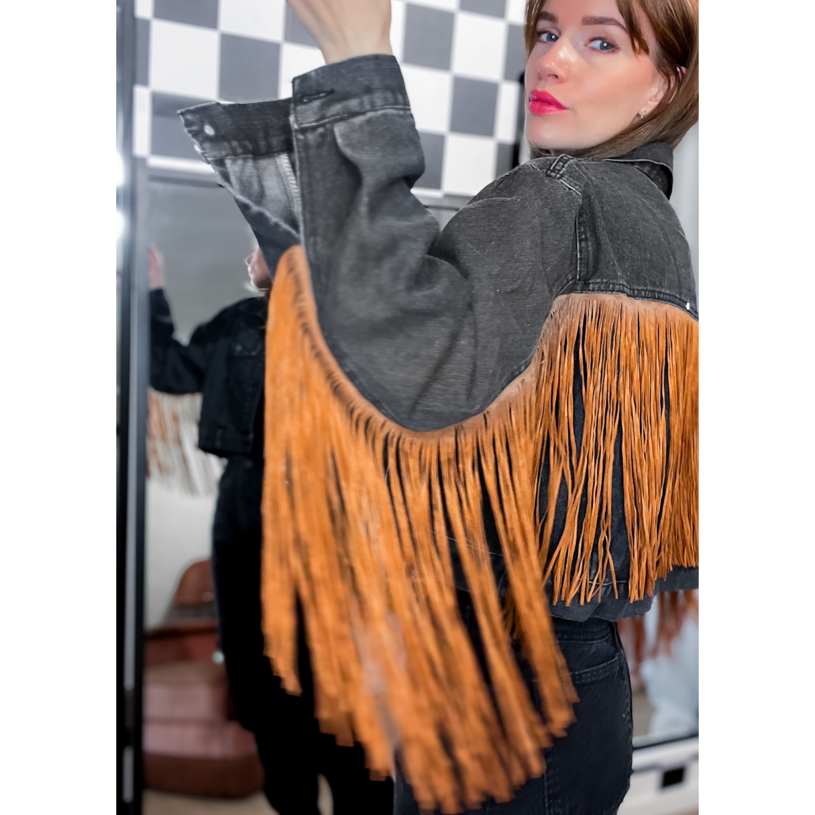 Vintage Vibes kort sort denim jakke med frynser – no. 076, anderledes denimjakke med frynser, 