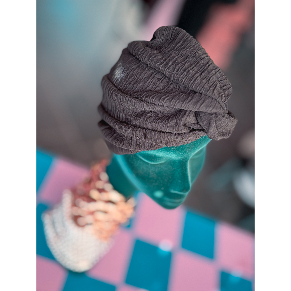 Karen turban i grå fra le mosch