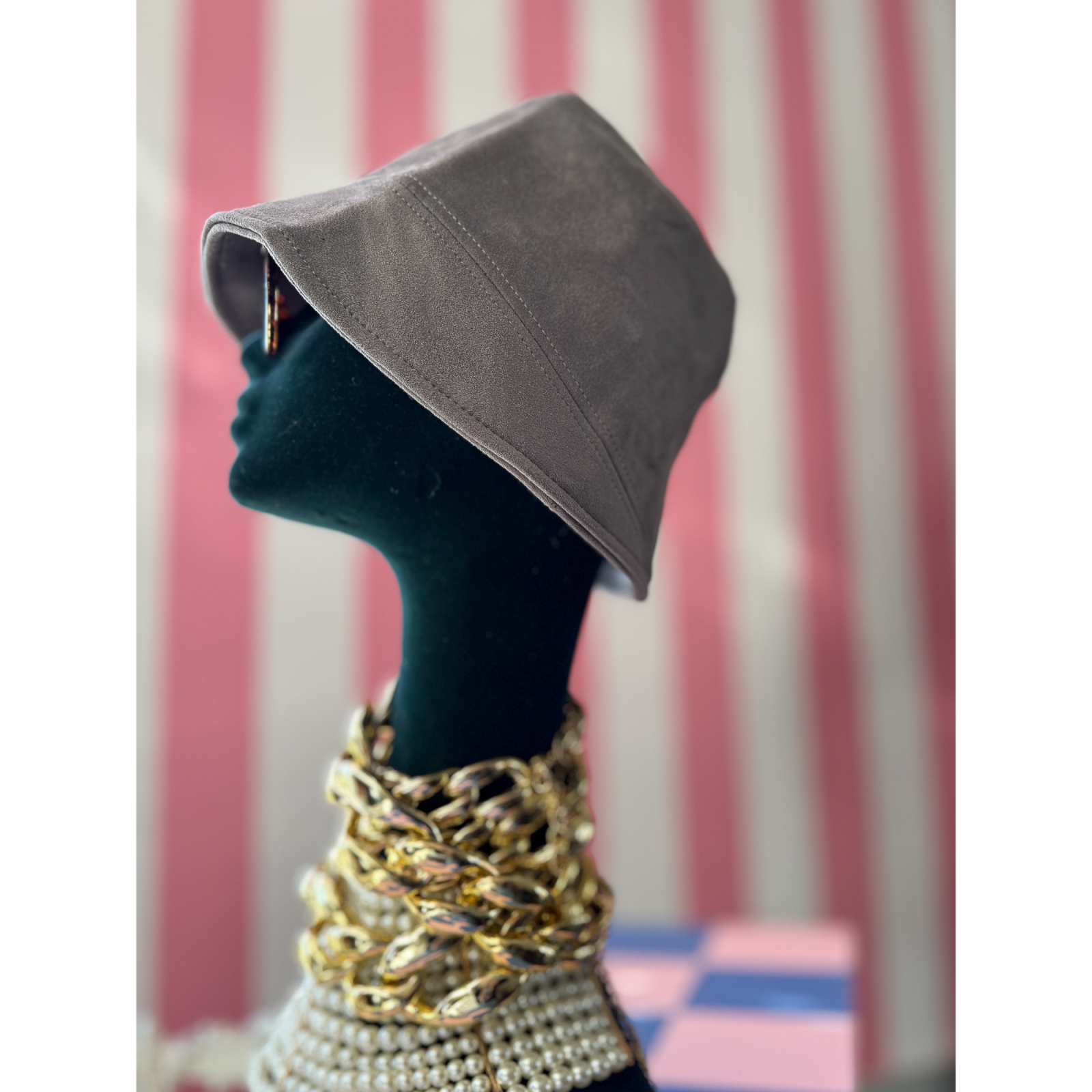 Nancy hat I suede look ruskind fra le mosch