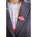 Læbe Broche i rosa fra LÉ MOSCH, smuk og dekorativ rosa broche, 