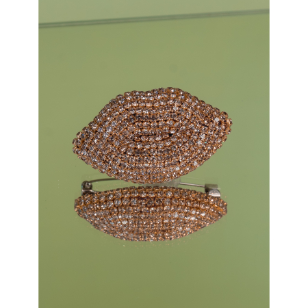 Læbe Broche i gylden fra LÉ MOSCH, smuk og dekorativ gylden broche, 