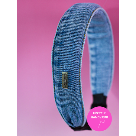 Håndlavet denim hårbøjle fra Lé Mosch i upcycled blå jeans med polstret design.