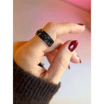 Aggie anti stress ring i sort fra LÉ MOSCH, bevægelig ring, beroligende ring, adhd ring,