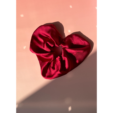 Hjerte Scrunchie i vinrød fra LÉ MOSCH, smuk hjerte-scrunchie til din knold, fin accessory til din julefrisure, 
