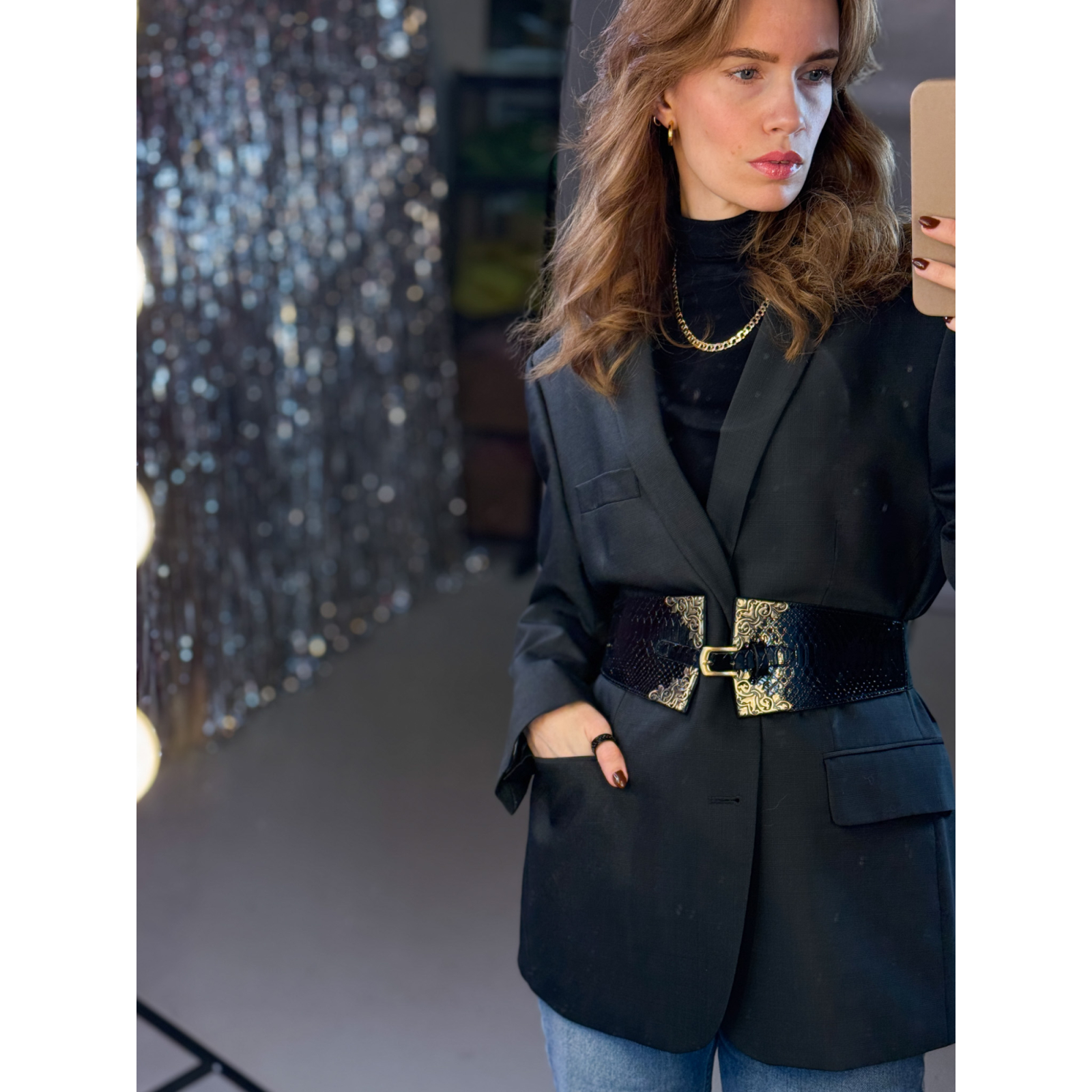 Kornelia Bælte i Sort fra LÉ MOSCH, cool elastikbælte i imiteret læder, flot bælte med metaldekorationer, Kornelia Bælte i Sort fra LÉ MOSCH, cool elastikbælte i imiteret læder, flot bælte med metaldekorationer,