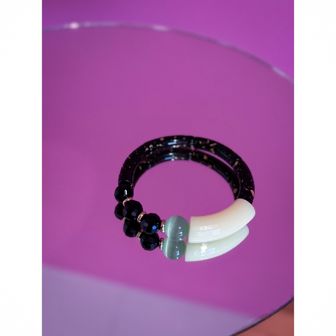 Maggie armbånd no 104 - Håndlavet kunst fra LÉ MOSCH