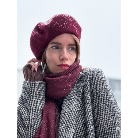 Bess Baret i Vinrød fra LÉ MOSCH, klassisk baret i uld, skab et fedt look med en baret,