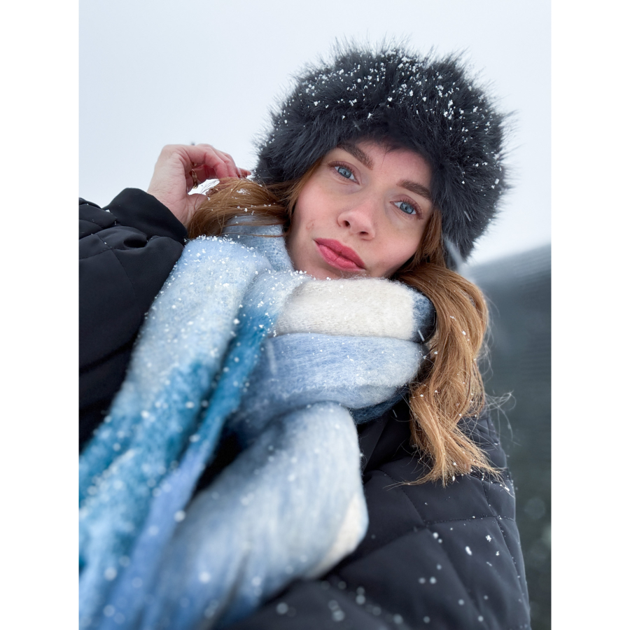 Elvina faux fur hat i grå fra LÉ MOSCH, blød og stilfuld faux pels hue, fin grå vinterhat i pels look,