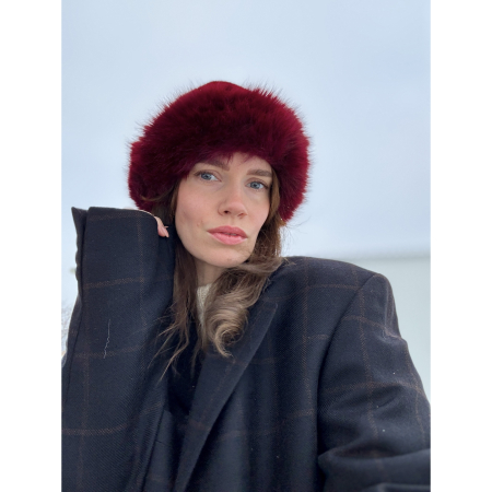Elvina faux fur hat i burgundy fra LÉ MOSCH, blød og stilfuld faux pels hue, fin vinrød vinterhat i pels look,