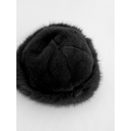 Elvina faux fur hat i sort fra LÉ MOSCH, blød og stilfuld faux pels hue, fin sort vinterhat i pels look,