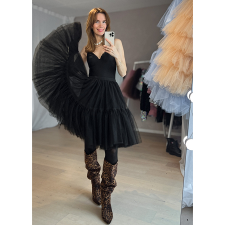 Carrie Tyl Nederdel i Sort fra LÉ MOSCH, sort festligt strutskørt, den perfekte tylnederdel, 