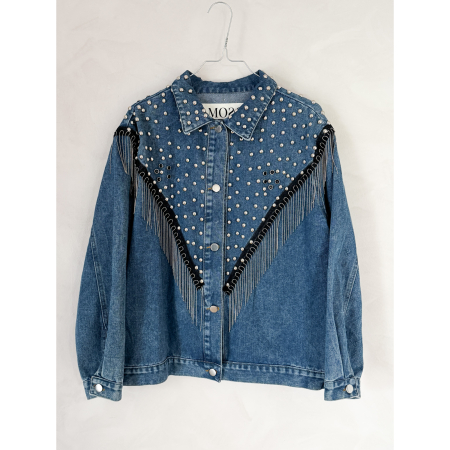 Manola Denim Jakke i Blå med Nitter og Frynser fra LÉ MOSCH, anderledes pyntet denimjakke, cool og feminin blød denimjakke,