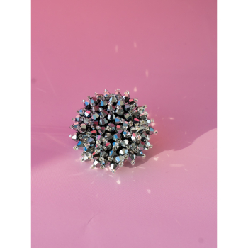 Rund glitter broche fra LÉ MOSCH, fin og dekorativ broche, smuk glitrende broche til din samling,