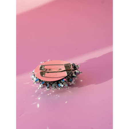 Rund glitter broche fra LÉ MOSCH, fin og dekorativ broche, smuk glitrende broche til din samling,