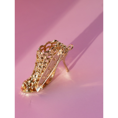 Gylden Stilet Broche fra LÉ MOSCH, super cool og feminin broche med en stilethæl, sej gylden statement broche,