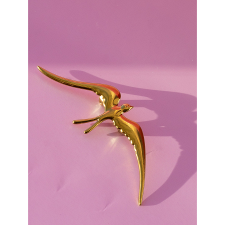 Broche med gylden fugl fra LÉ MOSCH, fin og feminin gylden fuglebroche, smuk fugl lige til at sætte på blusen,