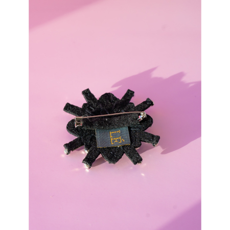 Mine broche fra LÉ MOSCH, fin og dekorativ broche der ligner en mine, smuk glitrende broche til din samling,