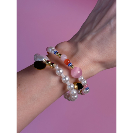 Janna armbånd med sten og perler fra LÉ MOSCH, armbånd med lyserøde sten og imiterede perler, feminint armbånd, 