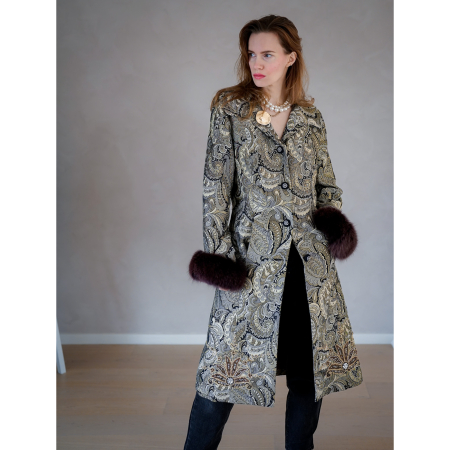 Vintage Vibes gylden jakke – no 141 fra LÉ MOSCH, smuk gylden brokade agtig jakke, lang gylden frakke med imiteret pels, 