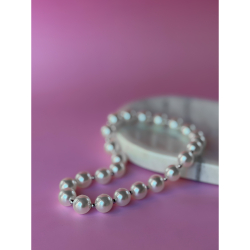 Pippa perle halskæde fra LÉ MOSCH, enkel perlekæde på elastik, halskæde med metalkugler og imiterede perler,