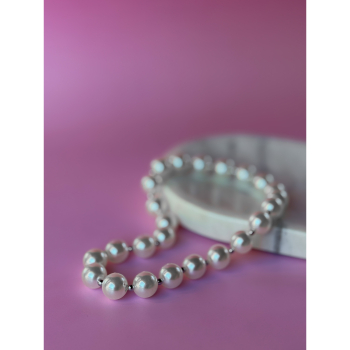 Pippa perle halskæde fra LÉ MOSCH, enkel perlekæde på elastik, halskæde med metalkugler og imiterede perler, Pippa perle halskæde fra LÉ MOSCH, enkel perlekæde på elastik, halskæde med metalkugler og imiterede perler,